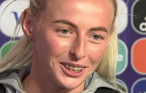 chloe-kelly-teeth-braces